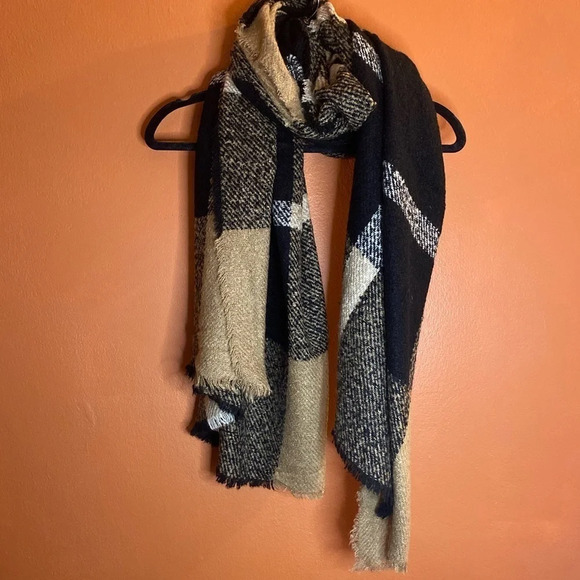 LOFT Plaid Blanket Scarf - Picture 1 of 3